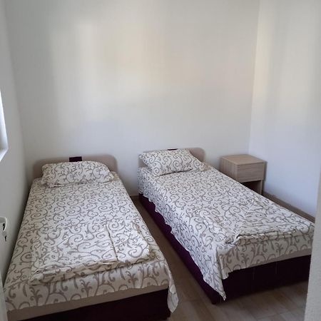 Md Apartmani Čanj Værelse billede